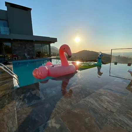 컨트리하우스 Chardonnay Guest With Great View For Nature Lovers 키레니아