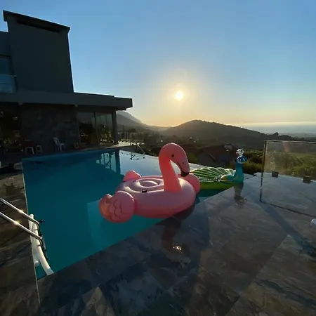 Chardonnay Guest With Great View For Nature Lovers 컨트리하우스 키레니아