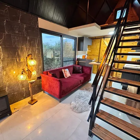 Chardonnay Guest With Great View For Nature Lovers 凯里尼亚