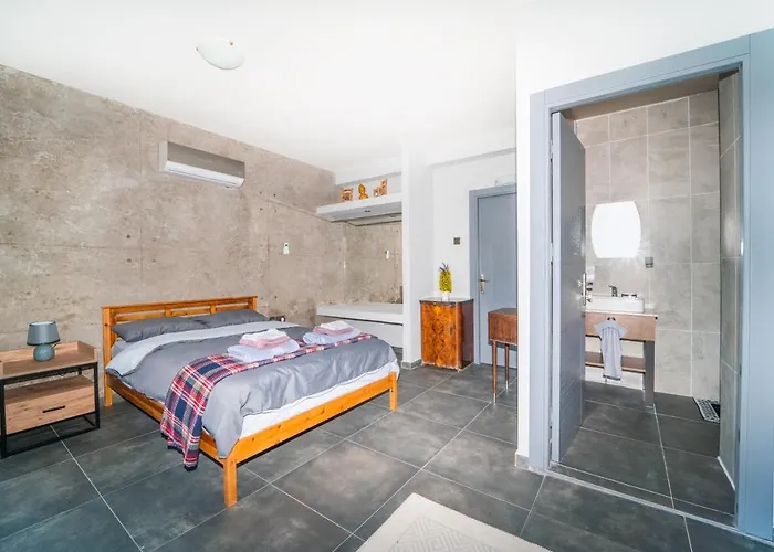 Chardonnay Guest With Great View For Nature Lovers Lantställe *